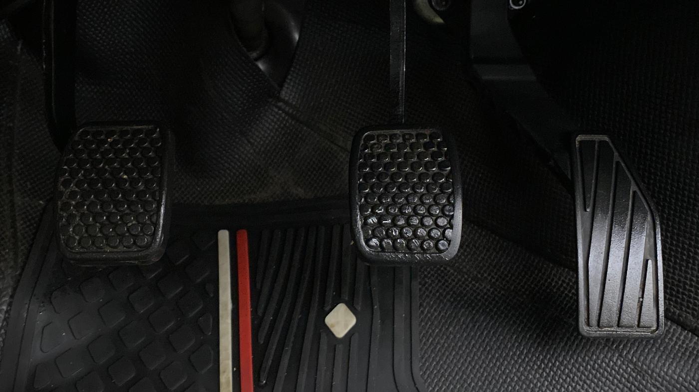 2020 Maruti Alto LXI, Petrol, Manual, 19,712 km, Pedals