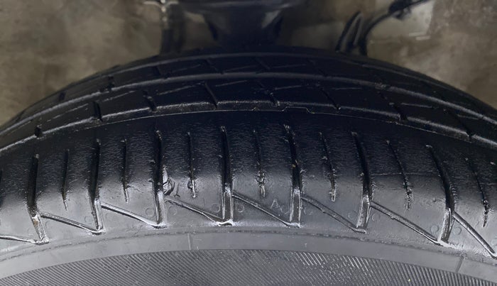 2020 Maruti Alto LXI, Petrol, Manual, 19,712 km, Right Front Tyre Tread