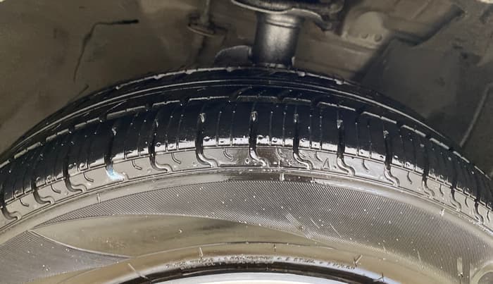 2014 Nissan Micra XL PETROL, Petrol, Manual, 1,05,255 km, Right Front Tyre Tread