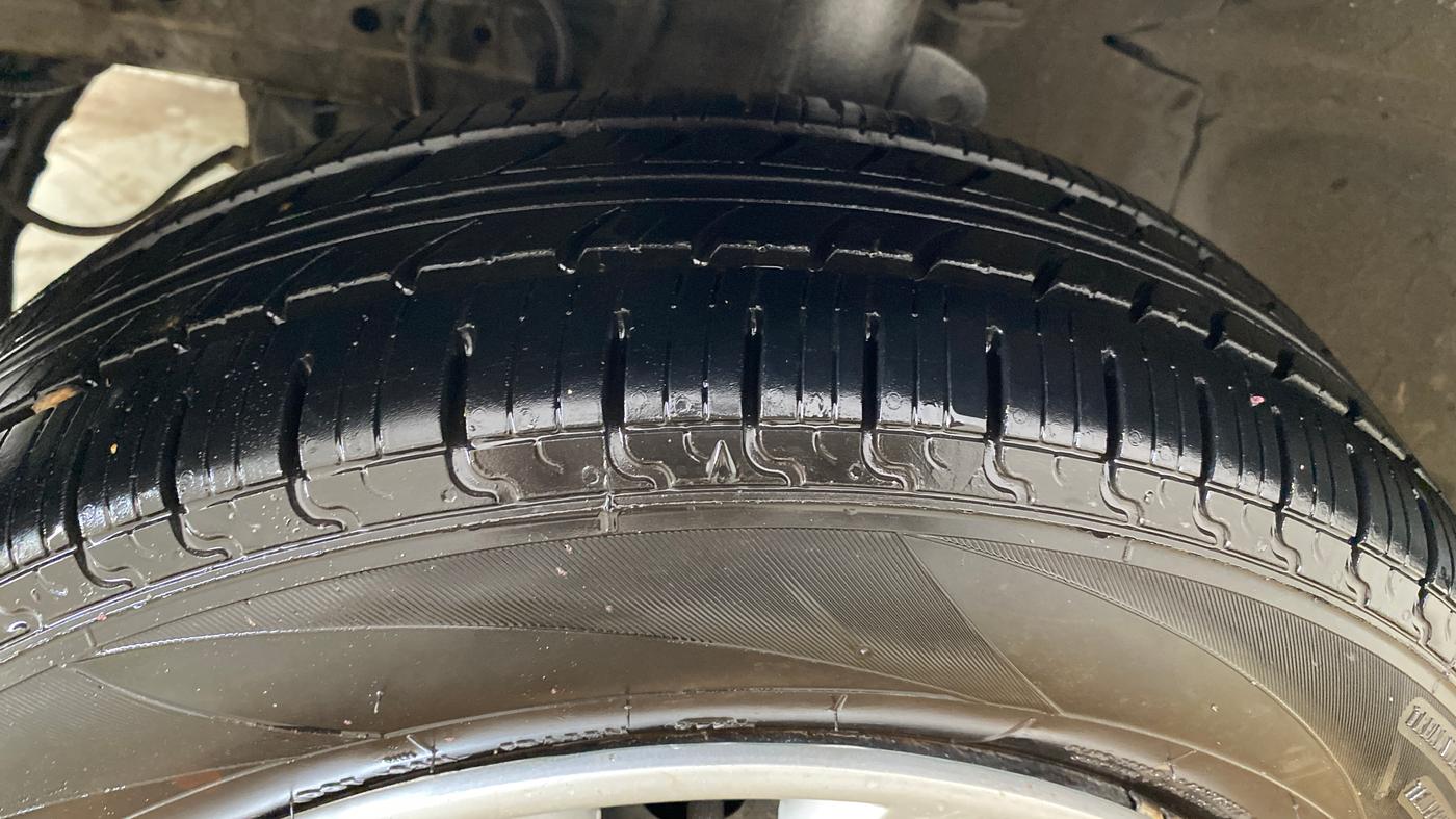 2014 Nissan Micra XL PETROL, Petrol, Manual, 1,05,255 km, Left Front Tyre Tread