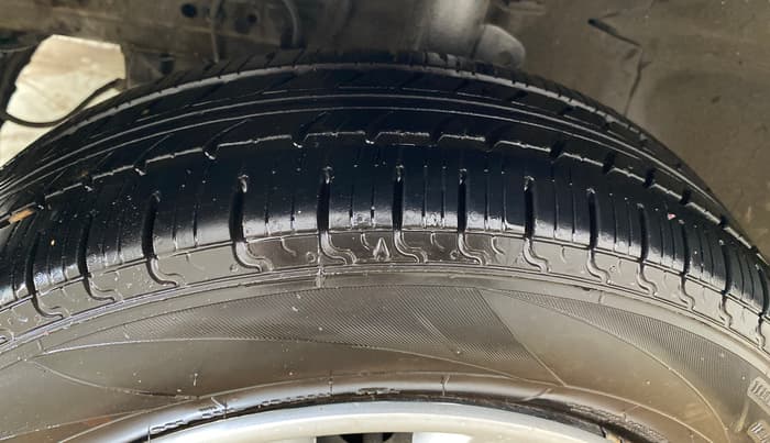 2014 Nissan Micra XL PETROL, Petrol, Manual, 1,05,255 km, Left Front Tyre Tread