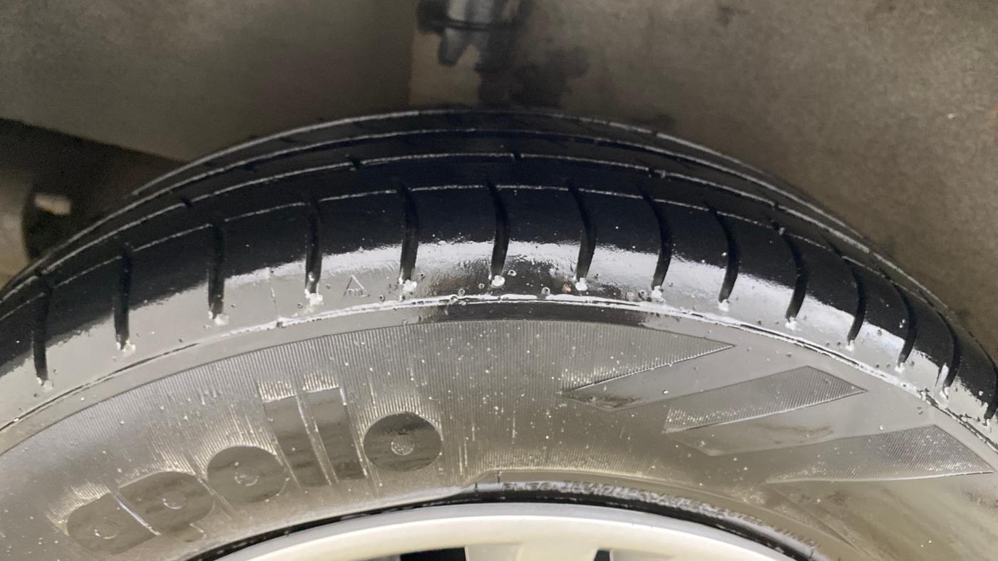 2014 Nissan Micra XL PETROL, Petrol, Manual, 1,05,255 km, Right Rear Tyre Tread