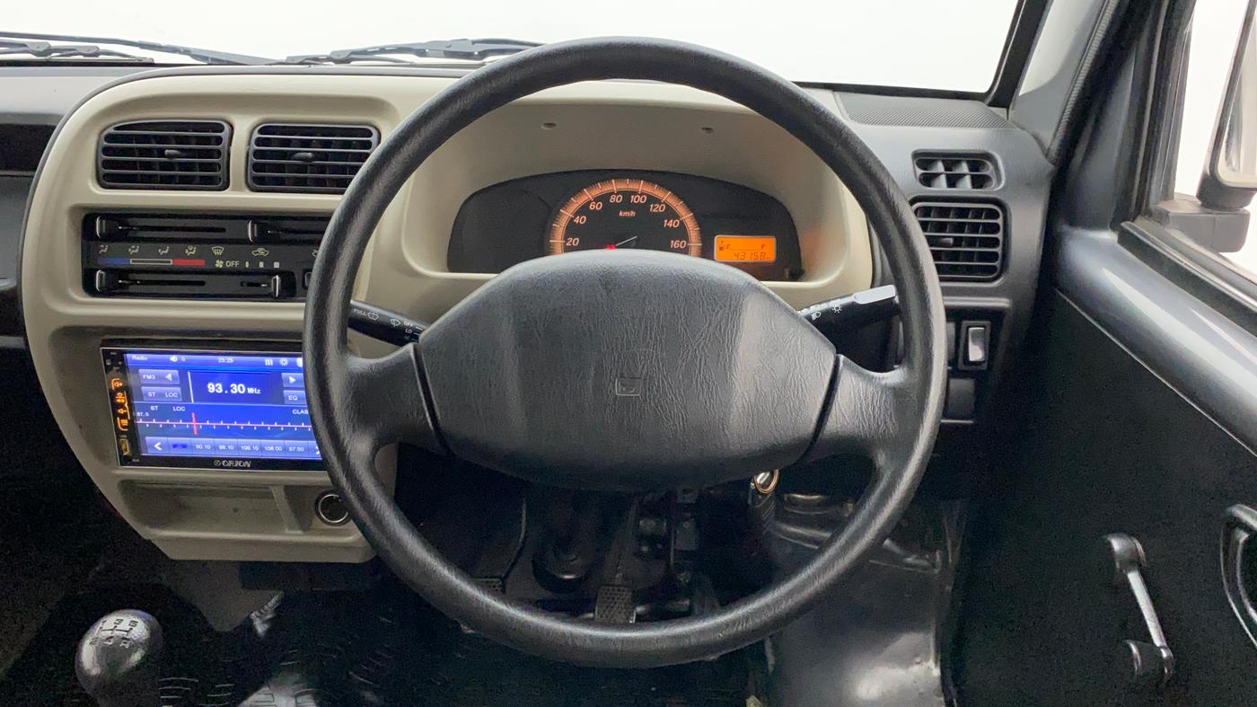 2017 Maruti Eeco 5 STR WITH A/C+HTR, Petrol, Manual, 43,158 km, Steering Wheel Close Up
