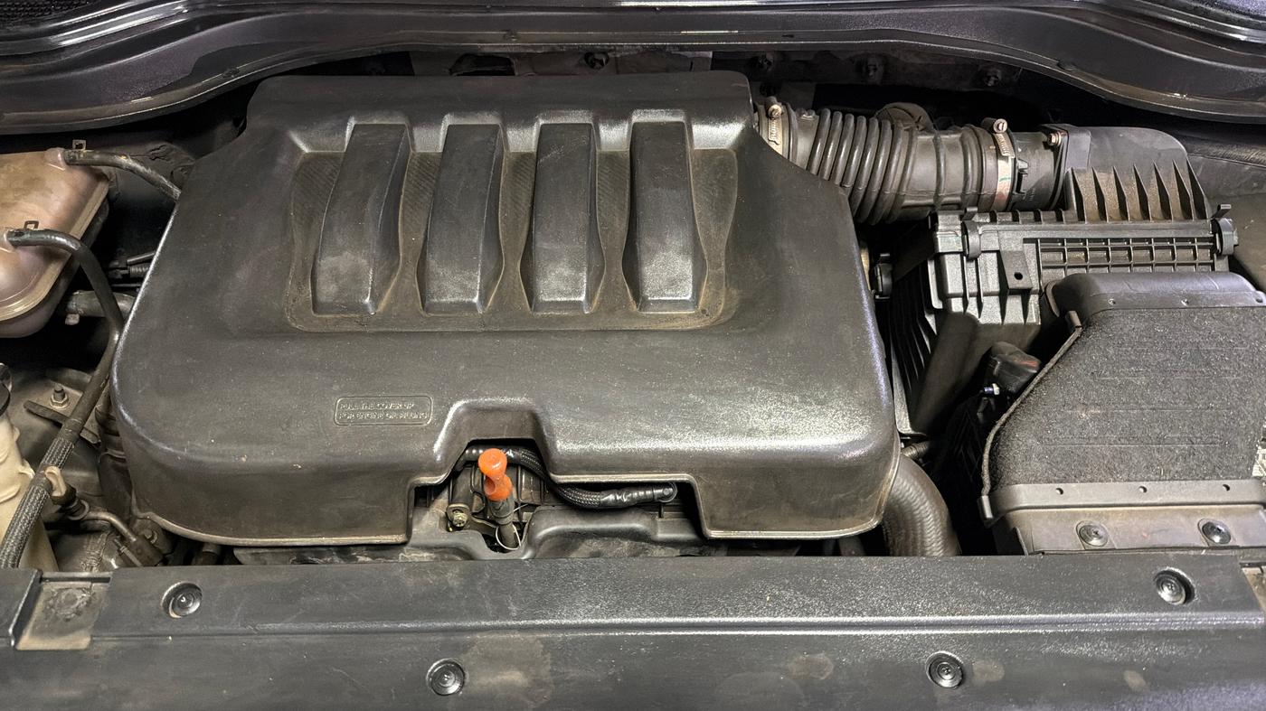 2022 Mahindra XUV700 AX 7 P AT 7 STR, Petrol, Automatic, 63,285 km, Engine View
