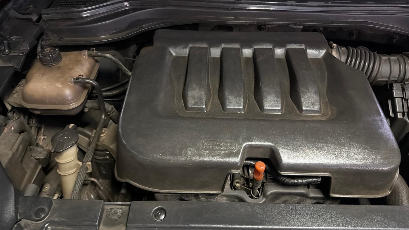 2022 Mahindra XUV700 AX 7 P AT 7 STR, Petrol, Automatic, 63,285 km, Engine View - Right