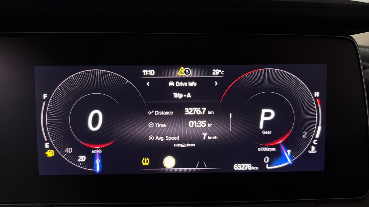 2022 Mahindra XUV700 AX 7 P AT 7 STR, Petrol, Automatic, 63,285 km, Odometer Image
