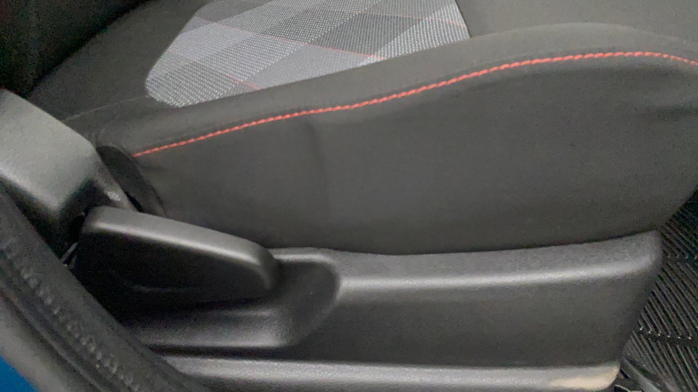 2019 Renault Kwid RXT 0.8, Petrol, Manual, 3,134 km, Driver Side Adjustment Panel