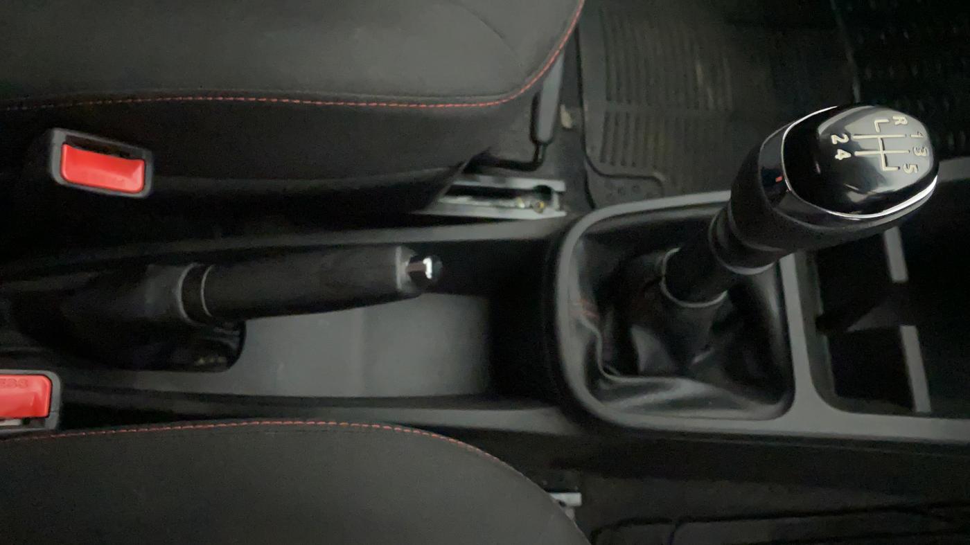 2019 Renault Kwid RXT 0.8, Petrol, Manual, 3,134 km, Gear Lever
