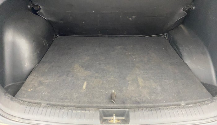 2018 Hyundai Creta S 1.4 DIESEL, Diesel, Manual, 1,09,365 km, Boot Inside