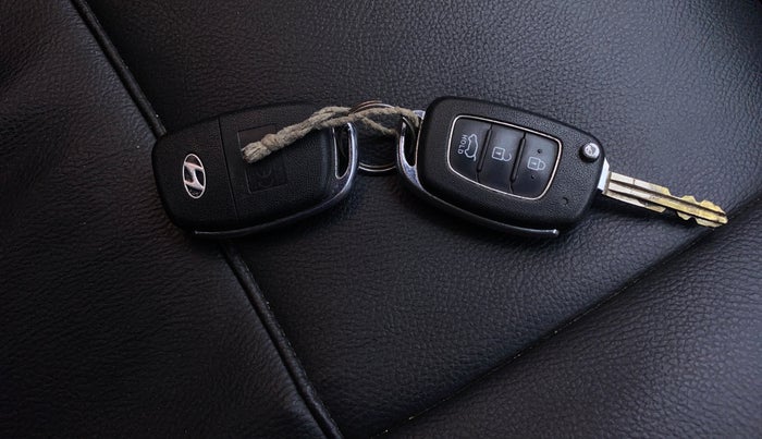 2018 Hyundai Creta S 1.4 DIESEL, Diesel, Manual, 1,09,365 km, Key Close Up