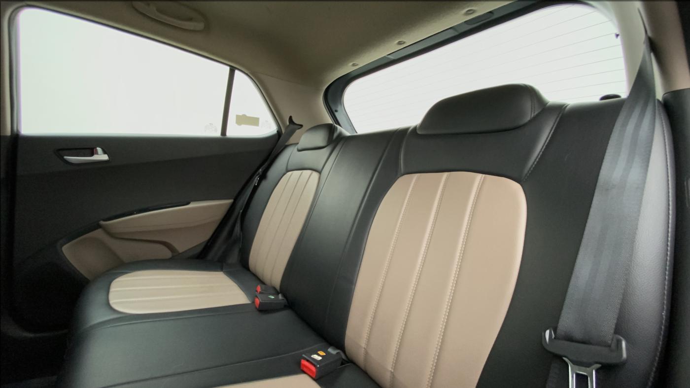 2017 Hyundai Grand i10 SPORTZ (O) 1.2 AT VTVT, Petrol, Automatic, 22,013 km, Right Side Rear Door Cabin