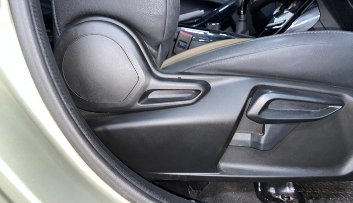 2022 Tata NEXON XZ PLUS (PREMIUM) KAZIRANGA DIESEL, Diesel, Manual, 57,219 km, Driver Side Adjustment Panel