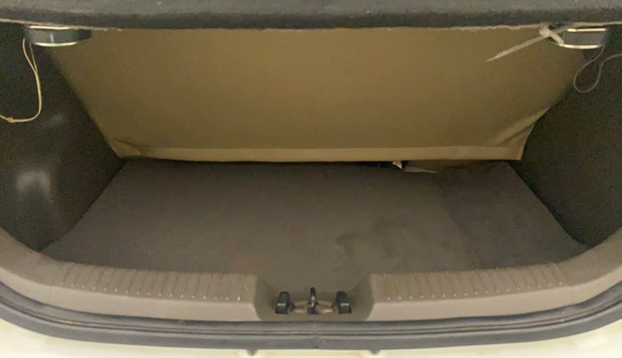 2013 Hyundai i10 MAGNA 1.1, Petrol, Manual, 47,502 km, Boot Inside