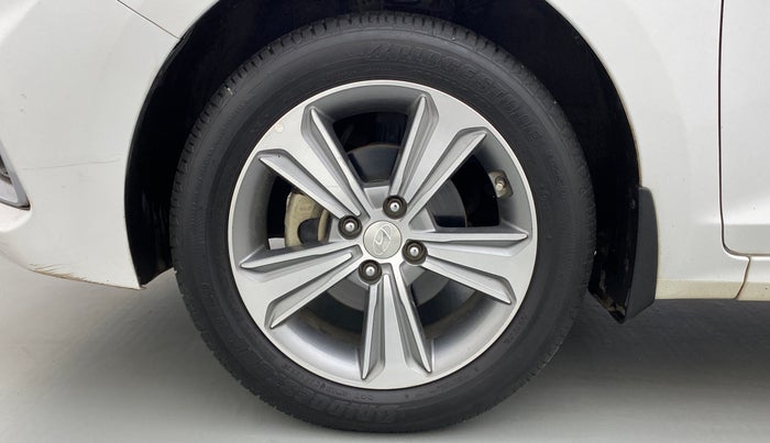 2017 Hyundai Verna 1.6 SX VTVT (O), Petrol, Manual, 44,946 km, Left Front Wheel