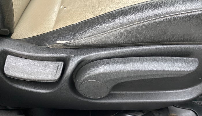 2017 Hyundai Verna 1.6 SX VTVT (O), Petrol, Manual, 44,946 km, Driver Side Adjustment Panel