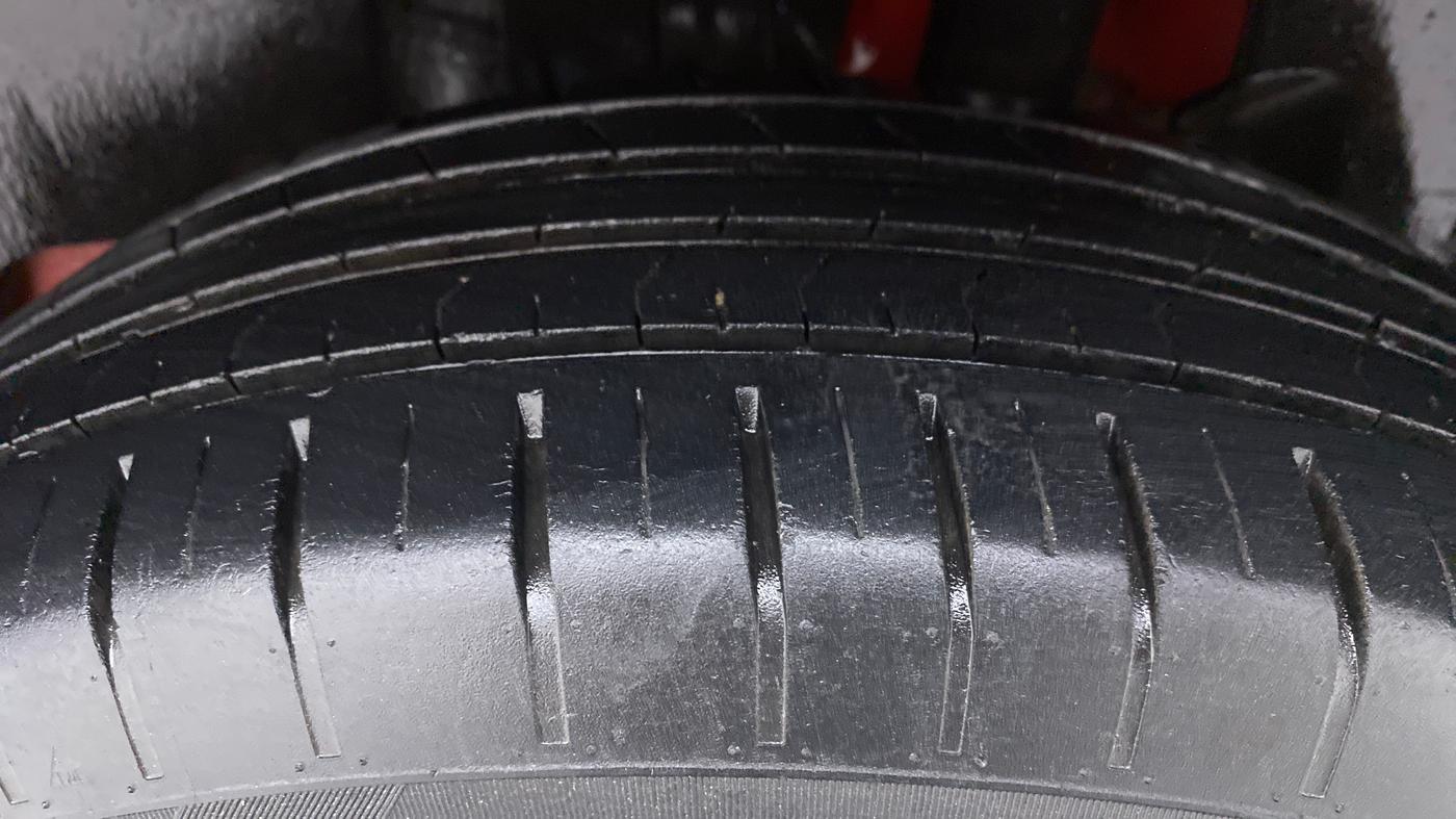 2018 Maruti Swift ZXI+, Petrol, Manual, 34,778 km, Left Rear Tyre Tread
