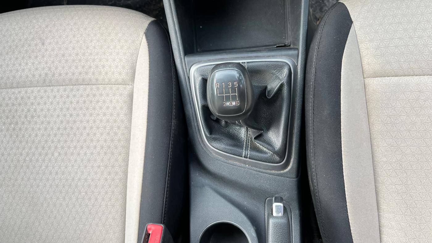 2019 Hyundai Verna 1.6 VTVT SX, Petrol, Manual, 59,233 km, Gear Lever