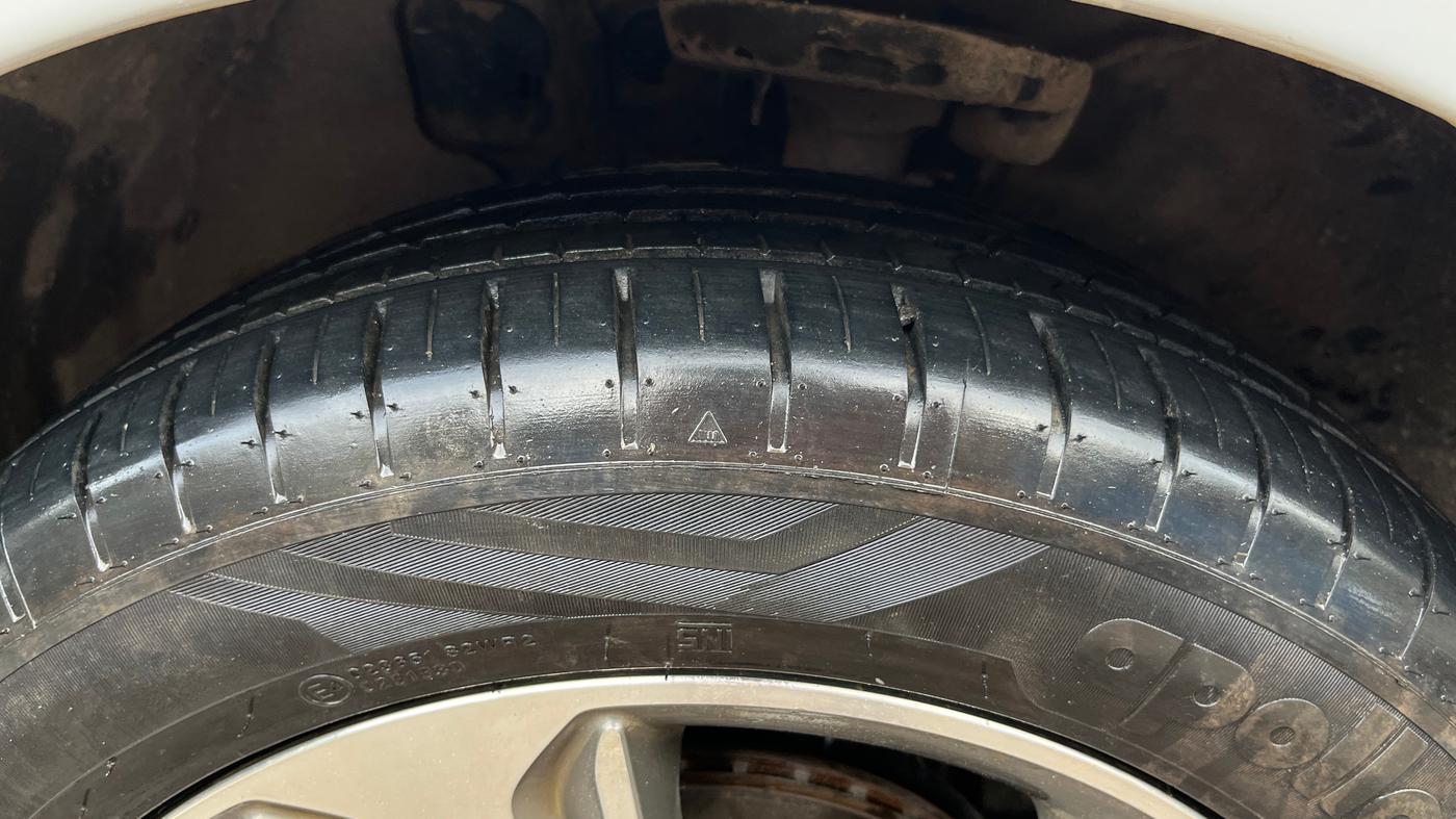 2019 Hyundai Verna 1.6 VTVT SX, Petrol, Manual, 59,233 km, Left Front Tyre Tread