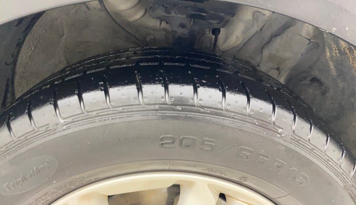 2017 Hyundai Creta  SX 1.6 Petrol , Petrol, Manual, 36,603 km, Right Front Tyre Tread