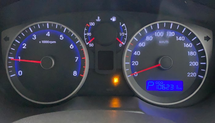 2012 Hyundai i20 SPORTZ 1.2, Petrol, Manual, 1,06,394 km, Odometer Image