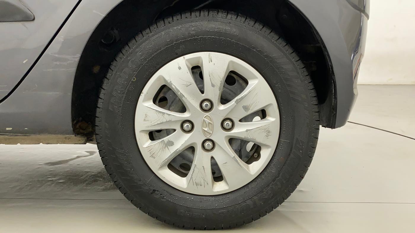 2011 Hyundai i10 MAGNA 1.2, Petrol, Manual, 1,14,722 km, Left Rear Wheel