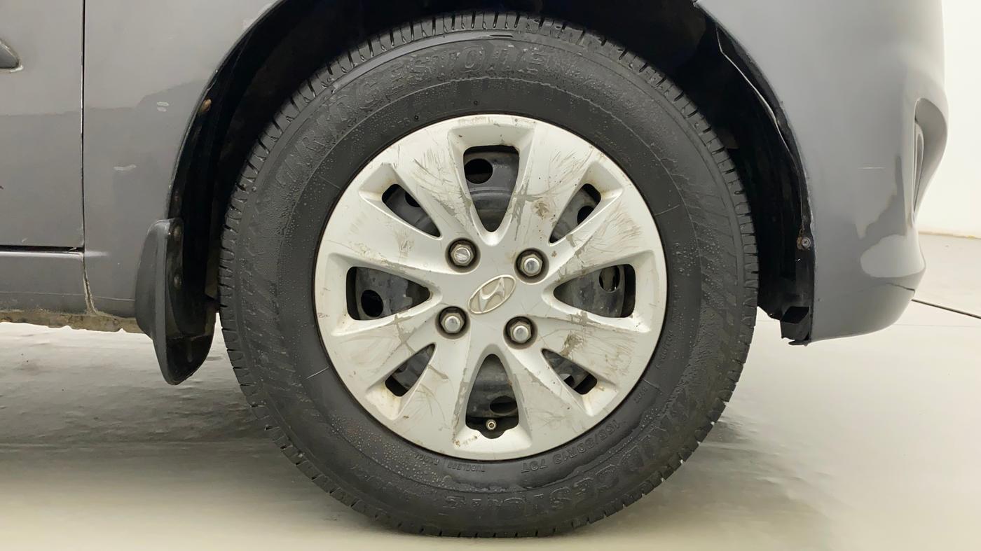 2011 Hyundai i10 MAGNA 1.2, Petrol, Manual, 1,14,722 km, Right Front Wheel
