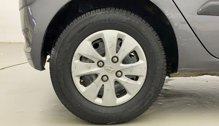 2011 Hyundai i10 MAGNA 1.2, Petrol, Manual, 1,14,722 km, Right Rear Wheel