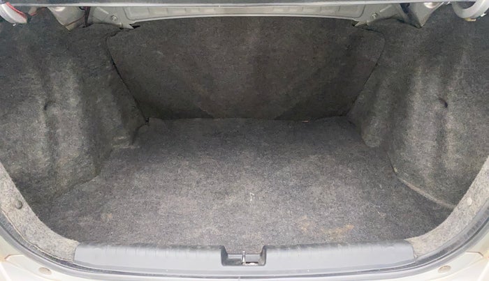 2014 Honda Amaze 1.2L I-VTEC S AT, Petrol, Automatic, 65,075 km, Boot Inside