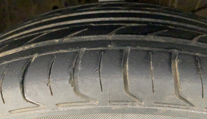 2014 Honda Amaze 1.2L I-VTEC S AT, Petrol, Automatic, 65,075 km, Right Front Tyre Tread