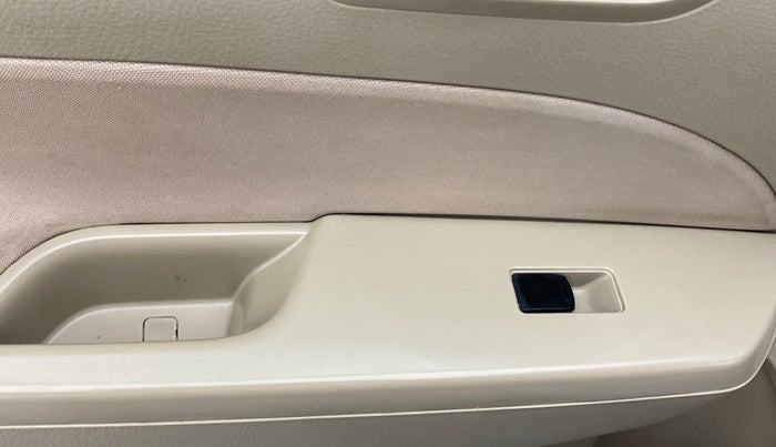 2014 Maruti Swift Dzire VDI, Diesel, Manual, 41,221 km, Left front window switch / handle - Power window makes minor noise