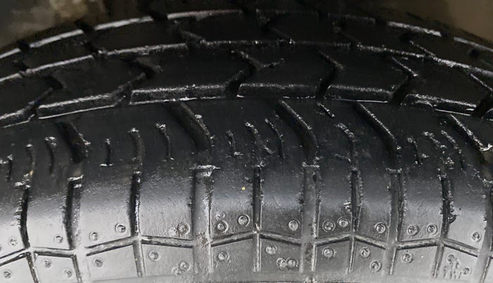 2014 Maruti Swift Dzire VDI, Diesel, Manual, 41,221 km, Left Front Tyre Tread