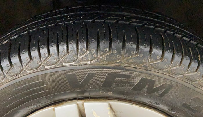 2018 Maruti Alto 800 LXI, Petrol, Manual, 32,262 km, Right Front Tyre Tread