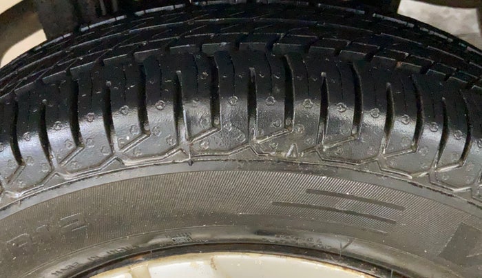 2018 Maruti Alto 800 LXI, Petrol, Manual, 32,262 km, Right Rear Tyre Tread