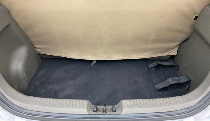2012 Hyundai i10 ERA 1.1, Petrol, Manual, 1,16,020 km, Boot Inside