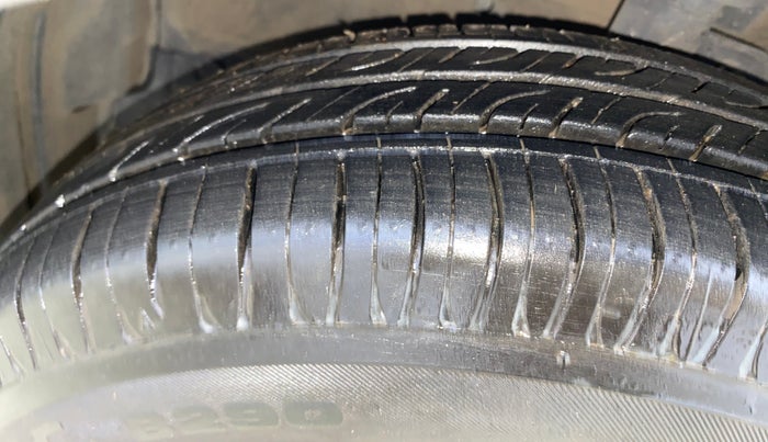 2016 Maruti Celerio ZXI AMT, Petrol, Automatic, 22,615 km, Left Front Tyre Tread