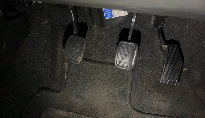 2017 Maruti Baleno DELTA PETROL 1.2, Petrol, Manual, 66,674 km, Pedals