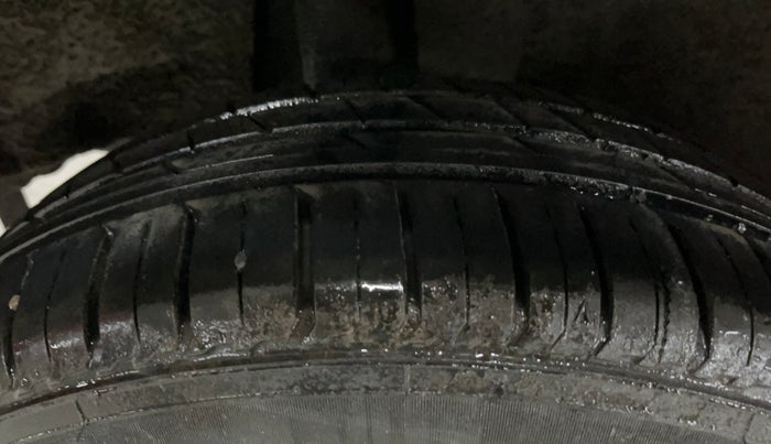 2017 Maruti Baleno DELTA PETROL 1.2, Petrol, Manual, 66,674 km, Right Rear Tyre Tread