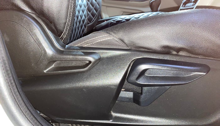 2022 Tata Tiago XZ PLUS PETROL, Petrol, Manual, 14,948 km, Driver Side Adjustment Panel