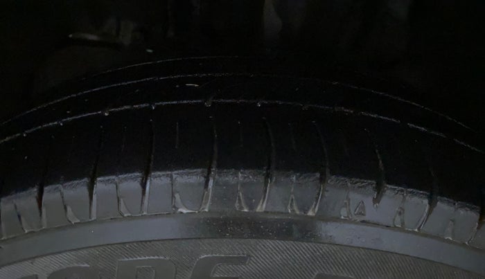 2017 Tata Tiago XE PETROL, Petrol, Manual, 99,366 km, Left Front Tyre Tread
