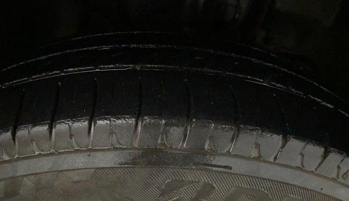 2017 Tata Tiago XE PETROL, Petrol, Manual, 99,366 km, Right Front Tyre Tread