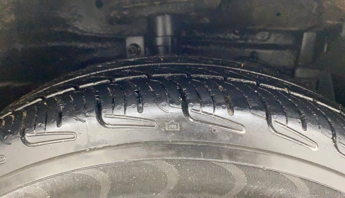 2015 Maruti Swift ZXI, Petrol, Manual, 55,423 km, Right Front Tyre Tread