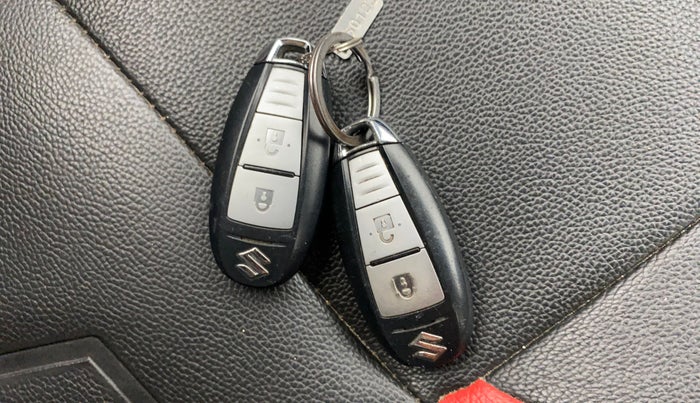 2015 Maruti Swift ZXI, Petrol, Manual, 55,423 km, Key Close Up