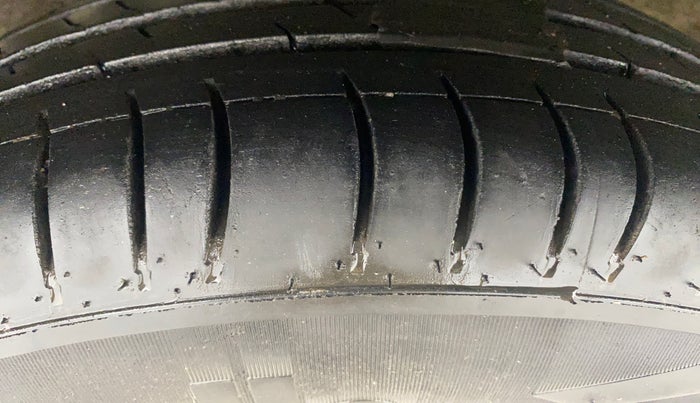 2013 Hyundai i10 MAGNA 1.2, Petrol, Manual, 95,448 km, Right Rear Tyre Tread