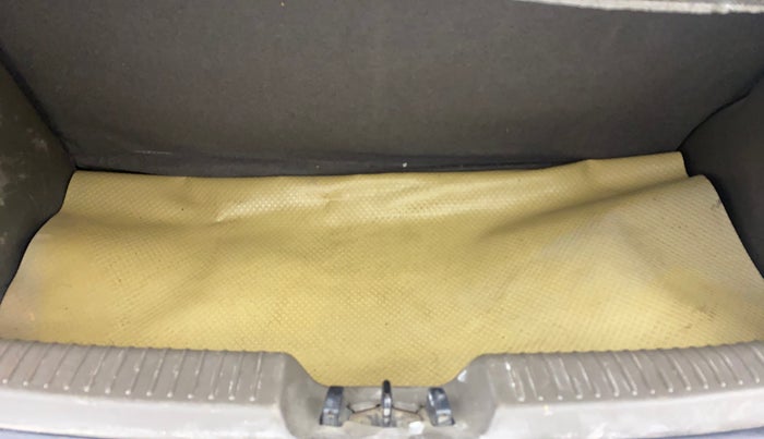 2013 Hyundai i10 MAGNA 1.2, Petrol, Manual, 95,448 km, Boot Inside