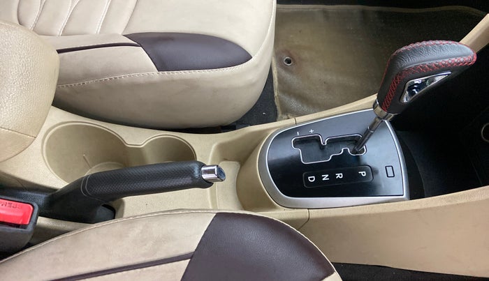 2012 Hyundai Verna FLUIDIC 1.6 CRDI SX OPT AT, Diesel, Automatic, 90,619 km, Gear Lever
