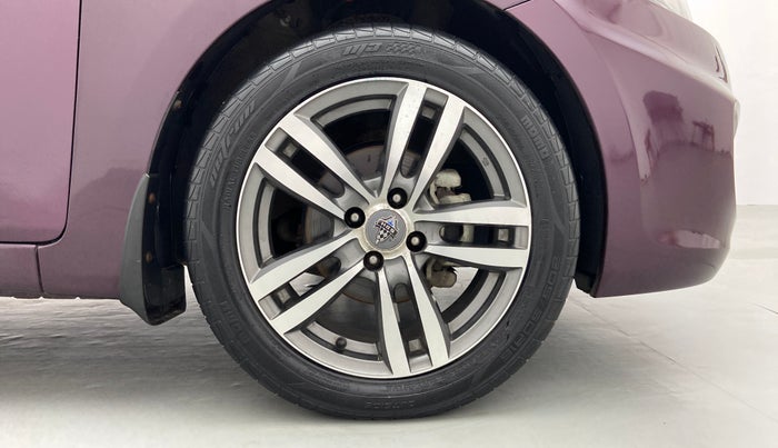 2012 Hyundai Verna FLUIDIC 1.6 CRDI SX OPT AT, Diesel, Automatic, 90,619 km, Right Front Tyre