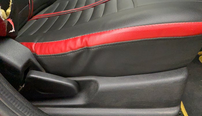 2017 Renault Kwid RXT 1.0 AMT (O), Petrol, Automatic, 97,675 km, Driver Side Adjustment Panel