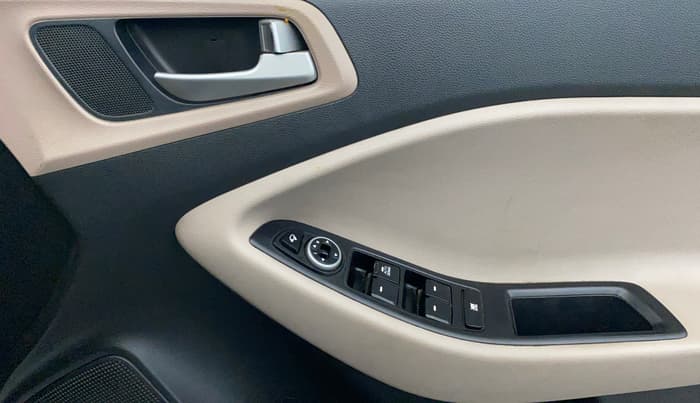 2019 Hyundai Elite i20 SPORTZ PLUS 1.2, Petrol, Manual, 1,25,589 km, Driver Side Door Panels Control