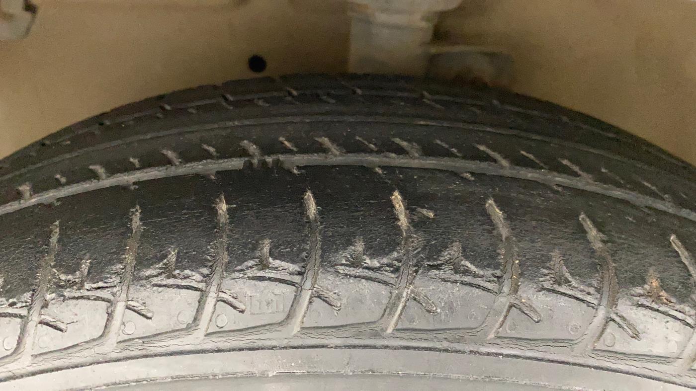 2016 Maruti Celerio ZXI, Petrol, Manual, 37,651 km, Left Front Tyre Tread