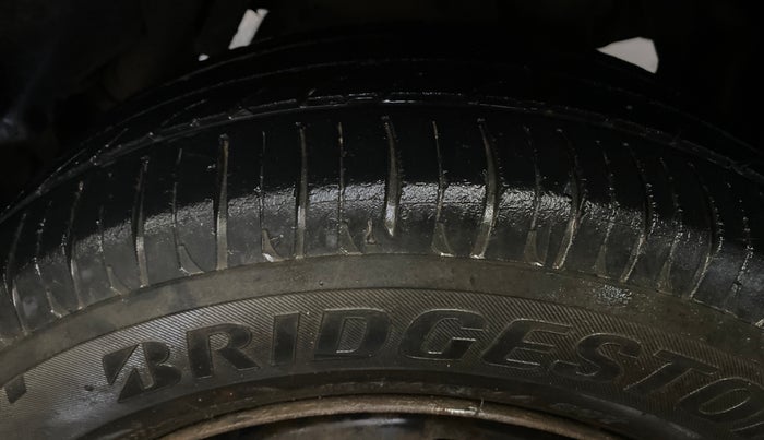 2017 Mahindra Kuv100 K8 6 STR, CNG, Manual, 31,677 km, Left Rear Tyre Tread